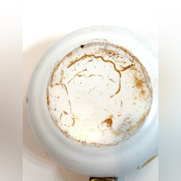 Tabletops Unlimited 1 Qt Enamelware Sauce Pan with Lid VTG. - Picture 7 of 8